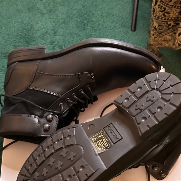 Men Black Leather Dundonald Boots. Size: 11, - Picture 2 of 8